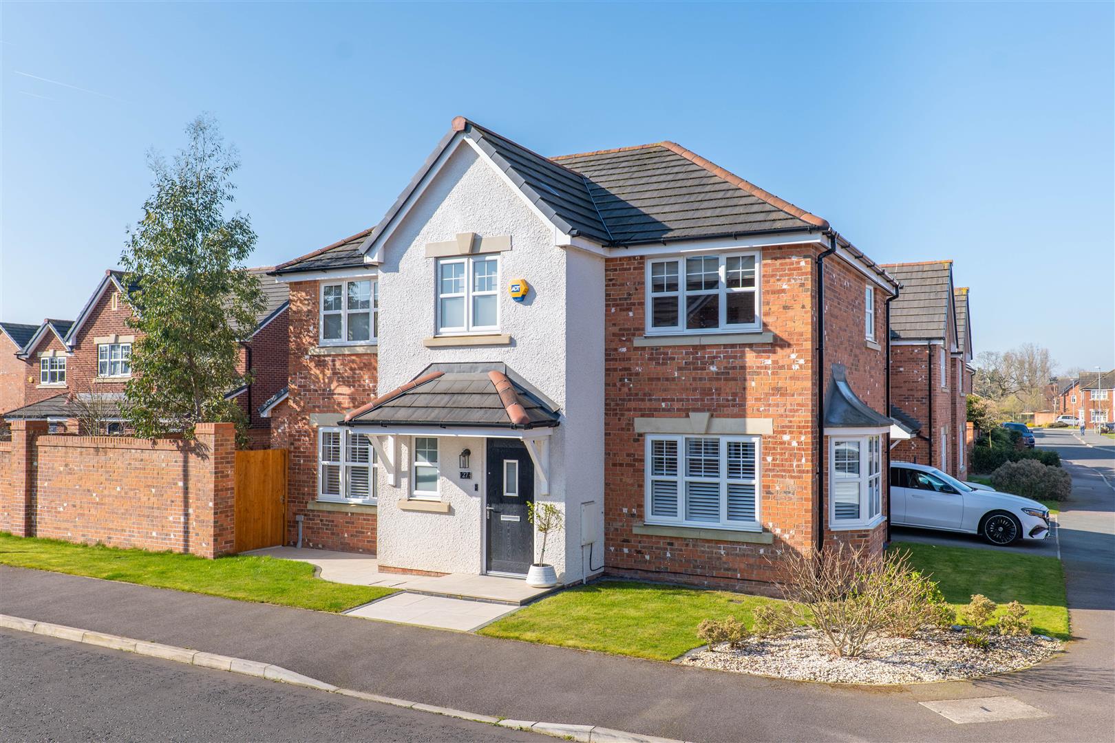 3 bed property in Shaw Green Crescent, Chorley